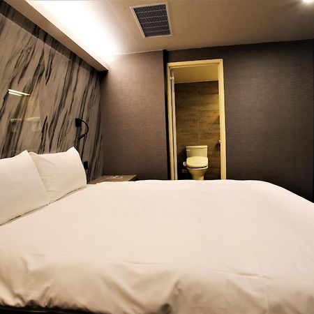 Golden Home Hotel Taipei Bagian luar foto