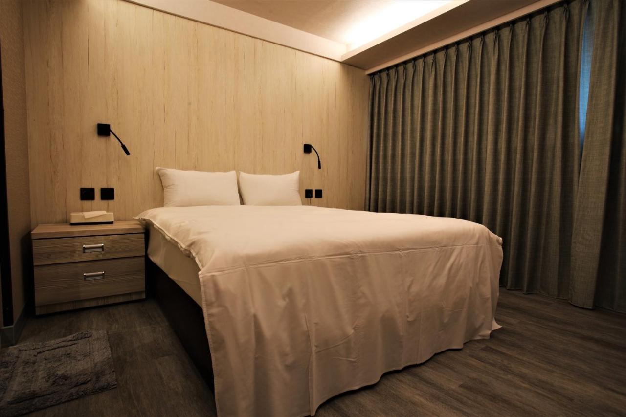 Golden Home Hotel Taipei Bagian luar foto
