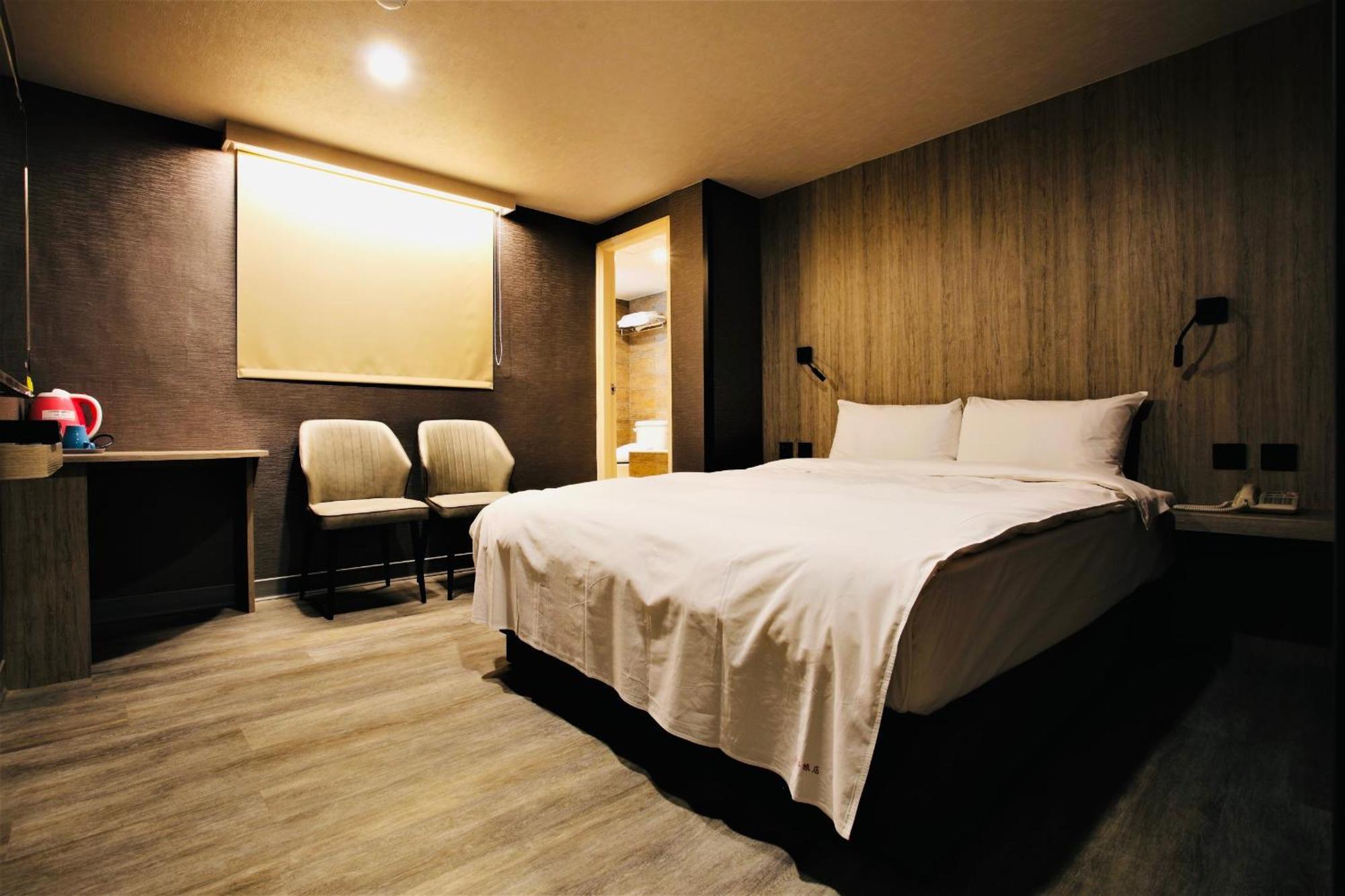 Golden Home Hotel Taipei Bagian luar foto
