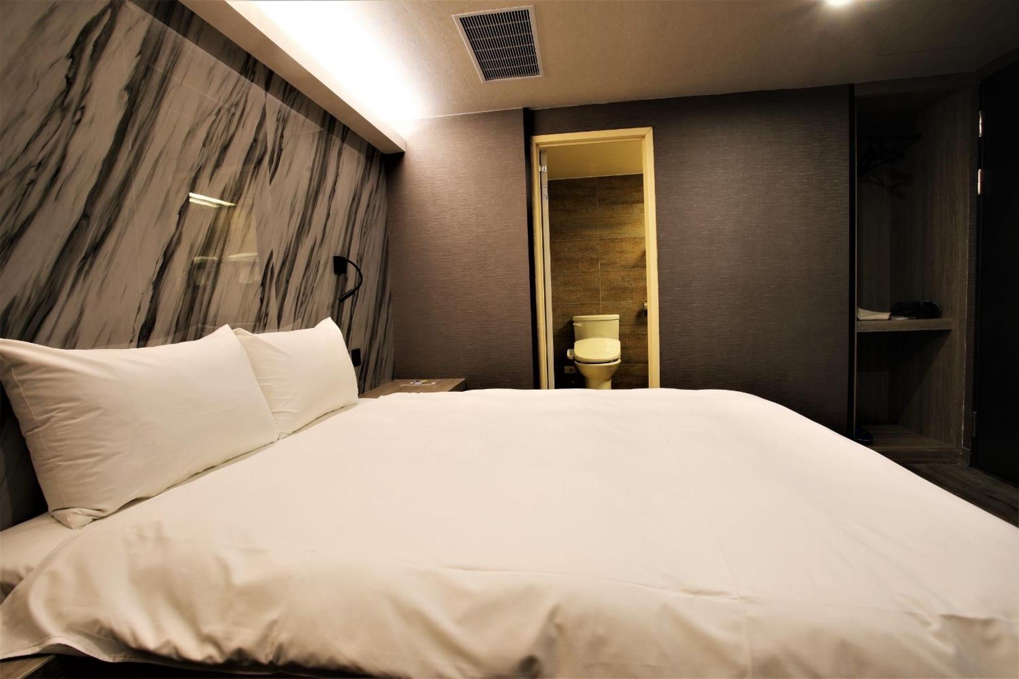 Golden Home Hotel Taipei Bagian luar foto