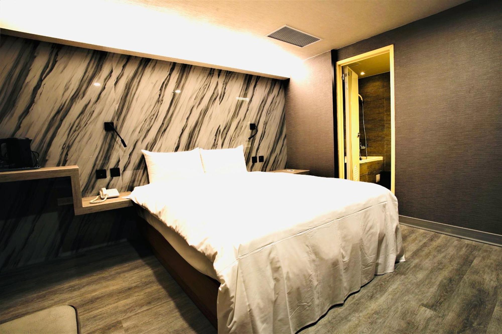 Golden Home Hotel Taipei Bagian luar foto