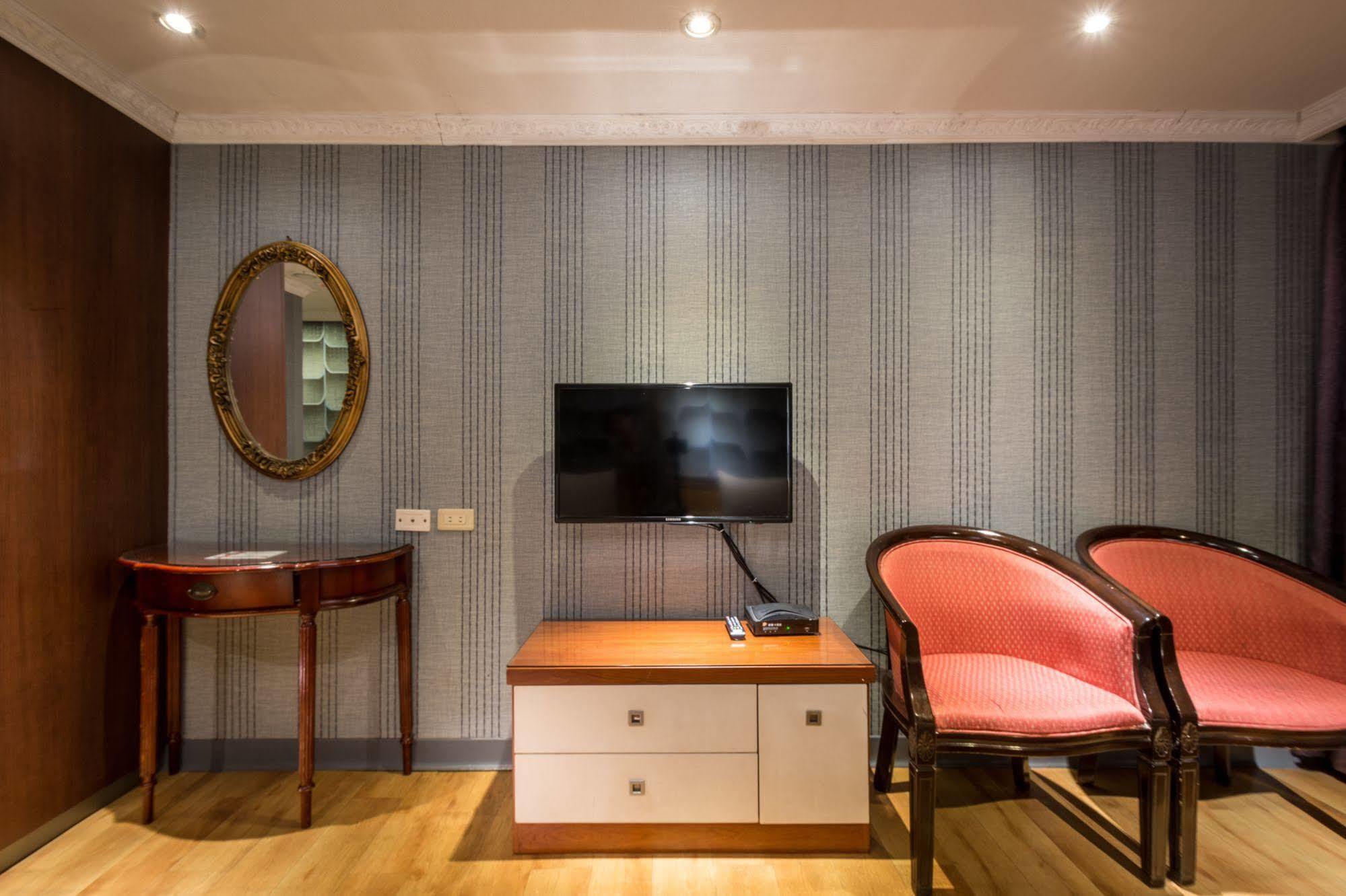 Golden Home Hotel Taipei Bagian luar foto