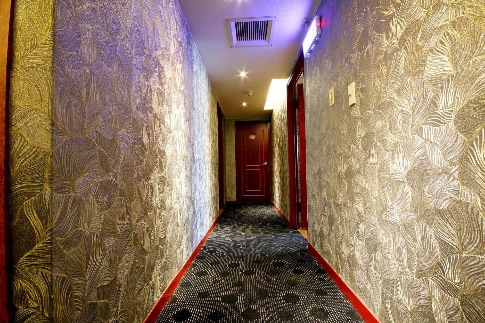 Golden Home Hotel Taipei Bagian luar foto